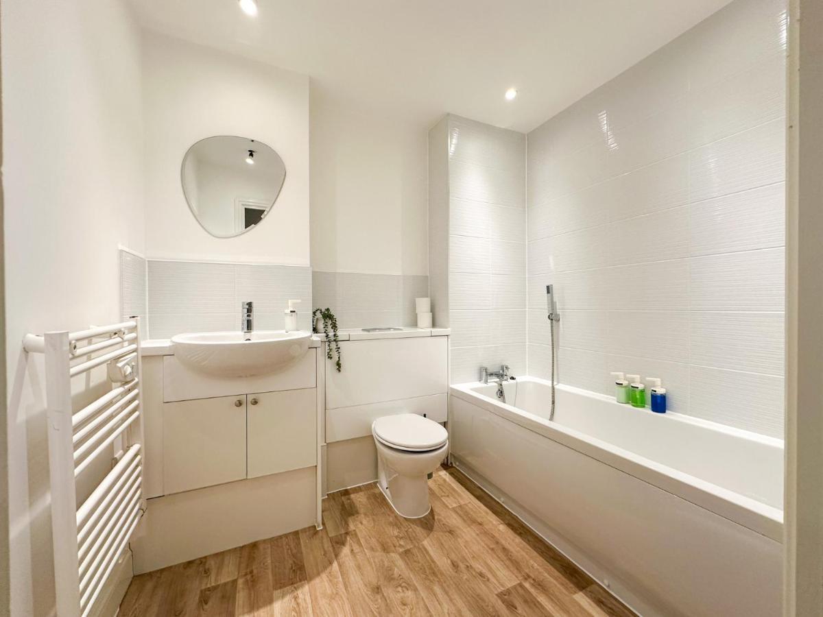 Luxury 2 Bedroom City Centre Apartment - Secure Parking - Amazing Location! Кэнтербари Экстерьер фото