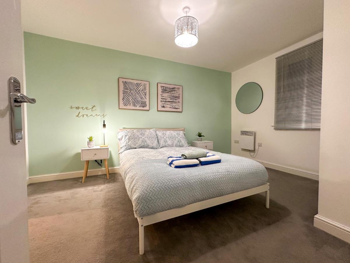 Luxury 2 Bedroom City Centre Apartment - Secure Parking - Amazing Location! Кэнтербари Экстерьер фото