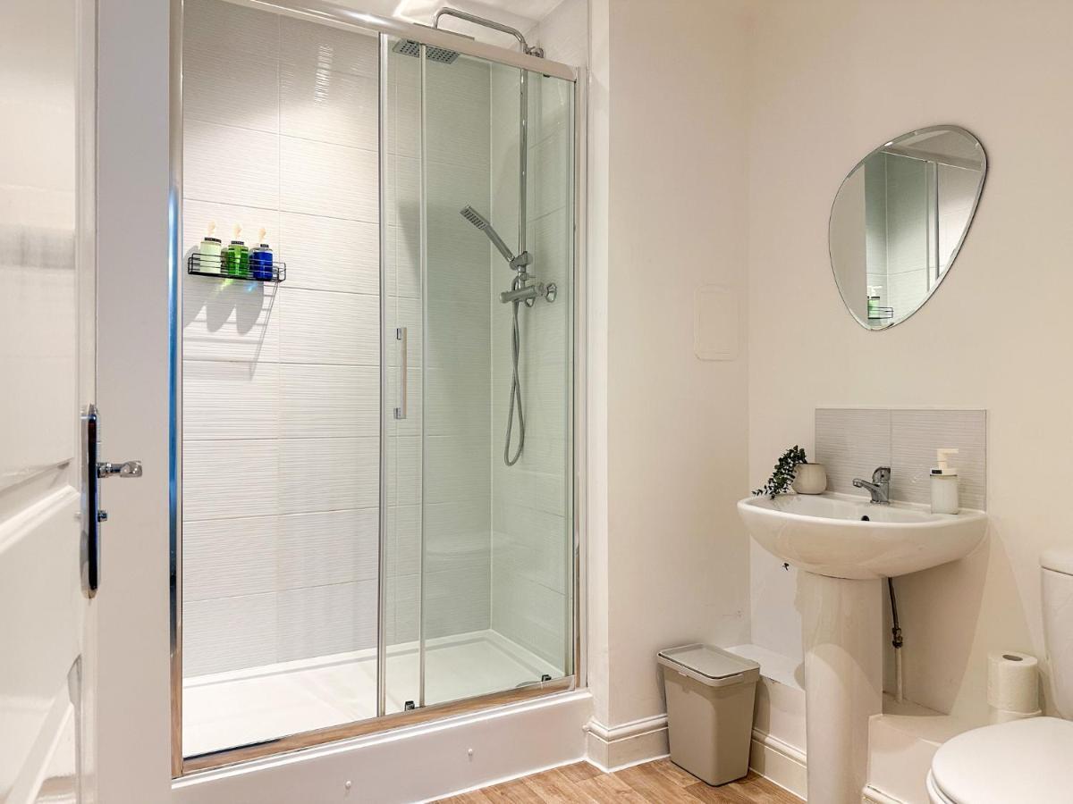 Luxury 2 Bedroom City Centre Apartment - Secure Parking - Amazing Location! Кэнтербари Экстерьер фото
