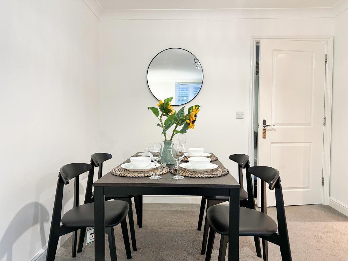 Luxury 2 Bedroom City Centre Apartment - Secure Parking - Amazing Location! Кэнтербари Экстерьер фото