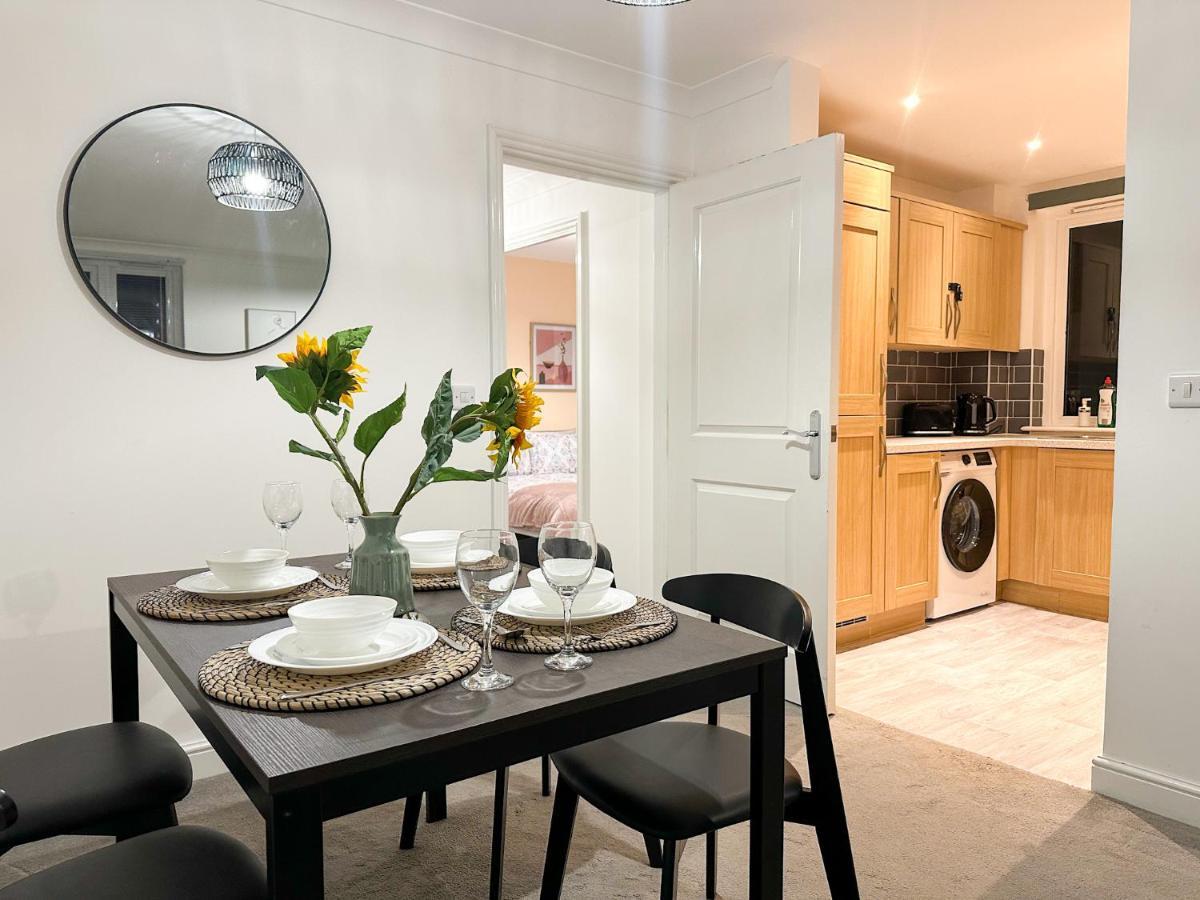 Luxury 2 Bedroom City Centre Apartment - Secure Parking - Amazing Location! Кэнтербари Экстерьер фото