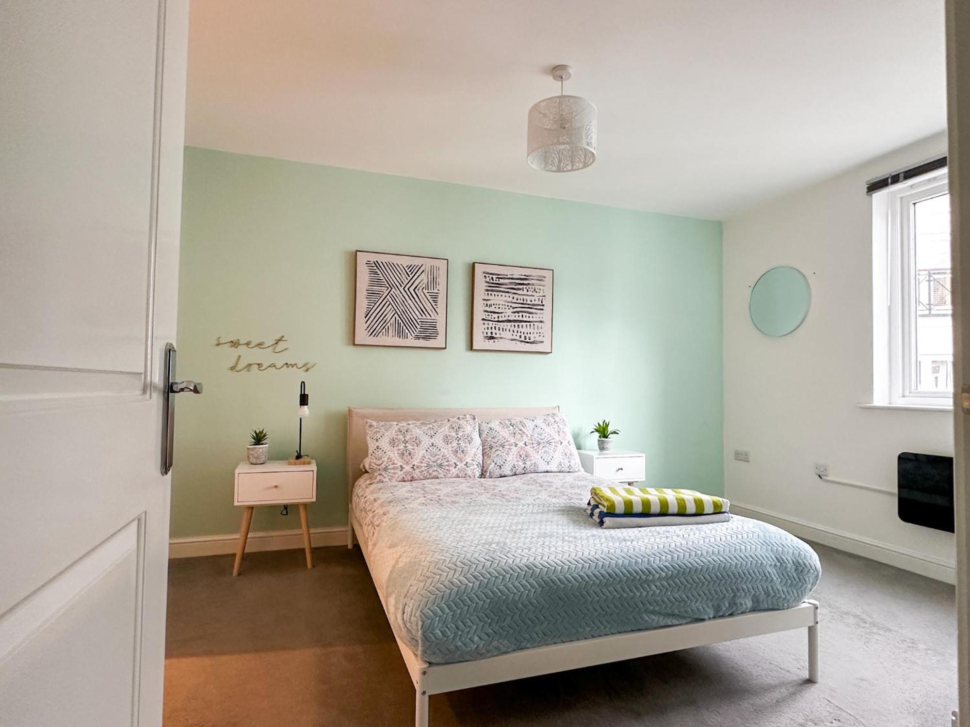 Luxury 2 Bedroom City Centre Apartment - Secure Parking - Amazing Location! Кэнтербари Экстерьер фото